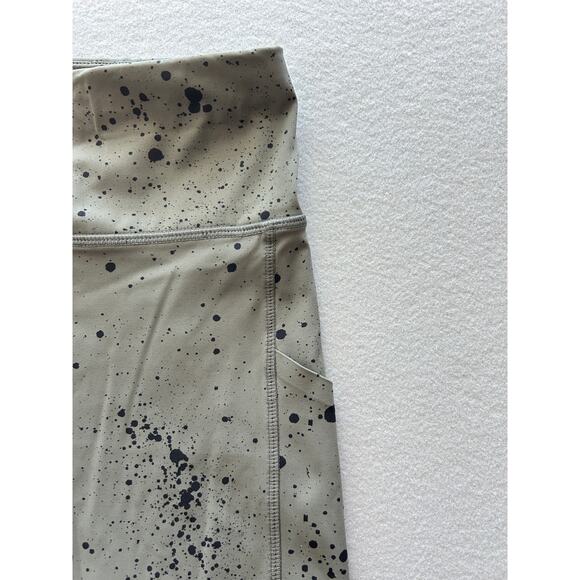 Vuori Stride Running Athleisure Leggings Green Black Pockets Womens Size Small - Picture 5 of 6